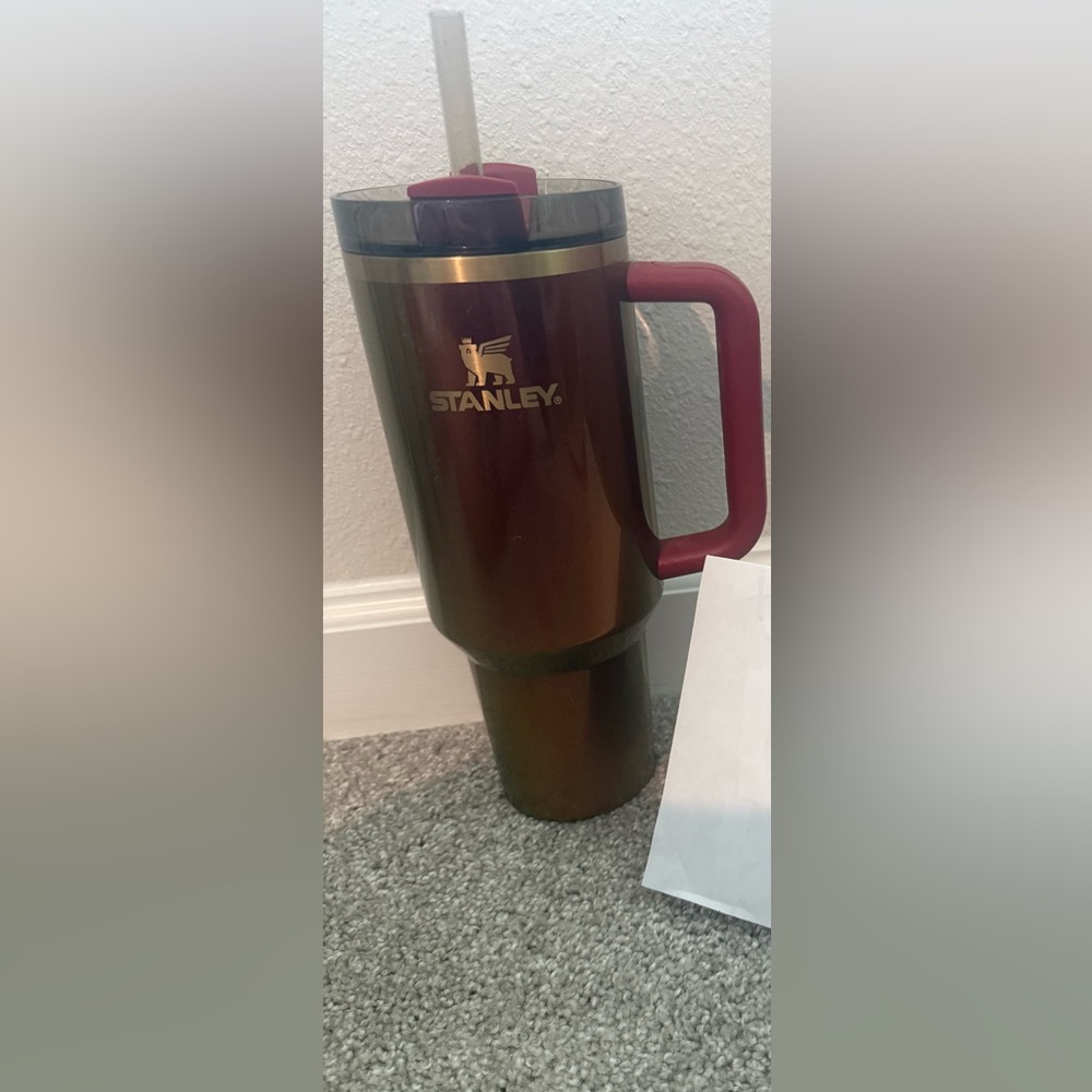 Lainey Wilson limited edition Stanley sold out
